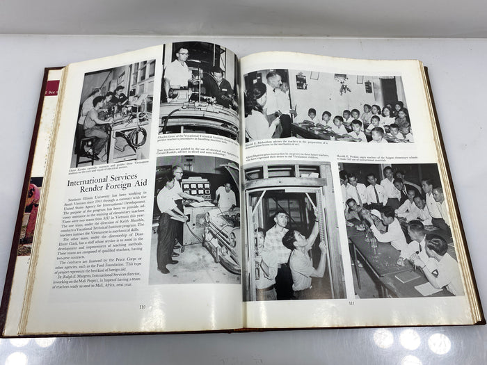 1965 "Obelisk" Southern Illinois University Yearbook Carbondale, IL. HC