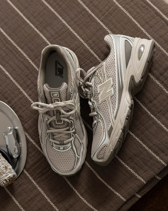 New Balance 740 onfeet