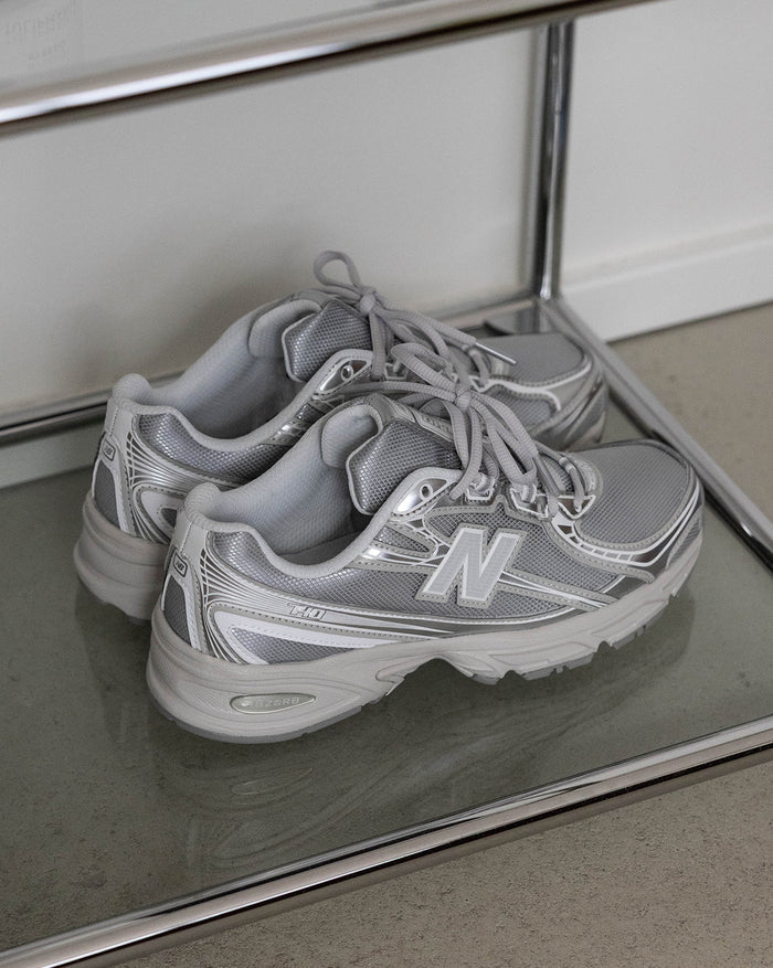 New Balance 740 onfeet