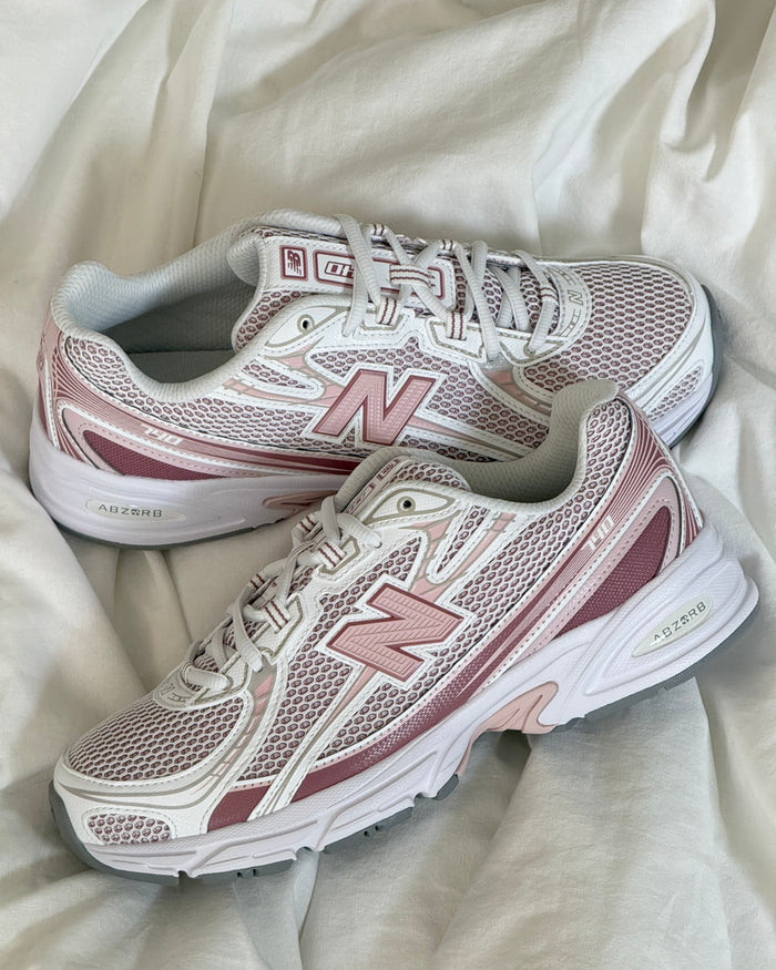 New Balance 740 onfeet