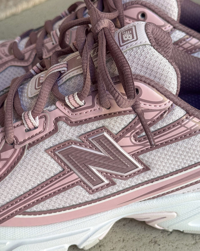 New Balance 740 onfeet