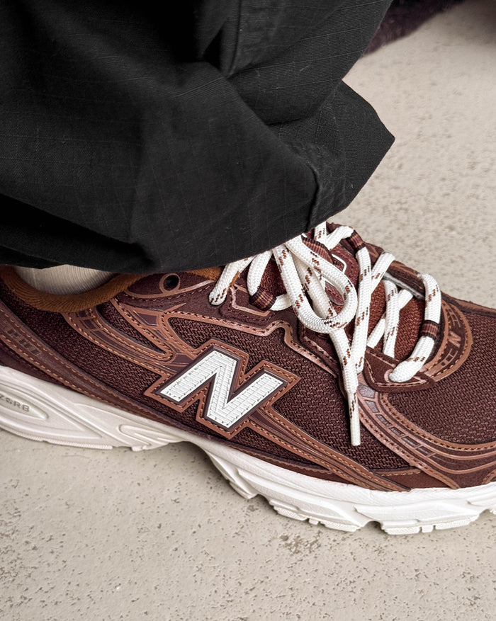 New Balance 740 onfeet