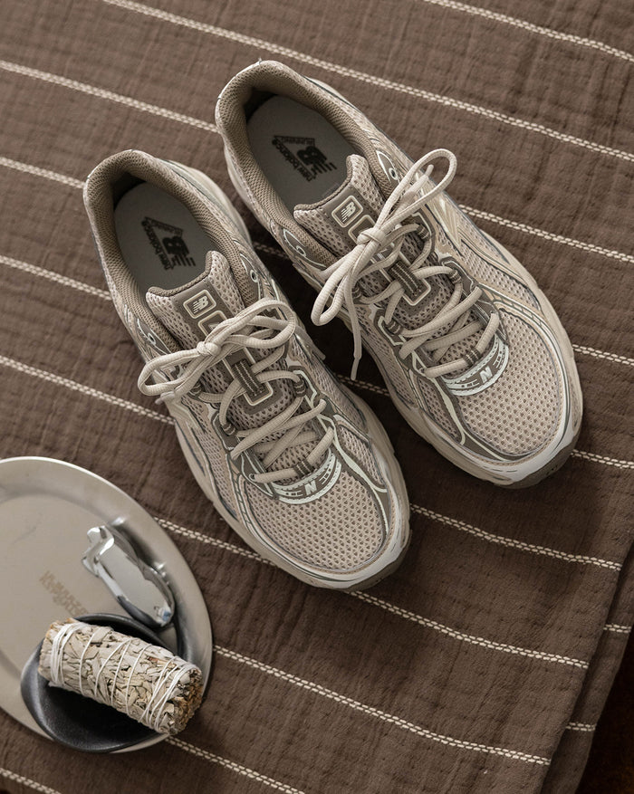 New Balance 740 onfeet