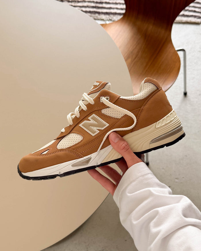 New Balance 991 v1 *Made in England* onfeet