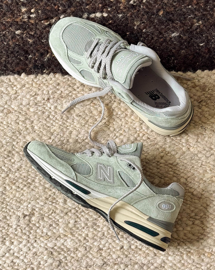 New Balance 991 v2 *Made in England* onfeet