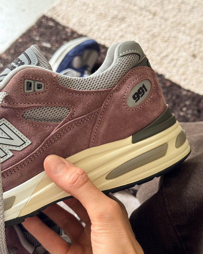 New Balance 991 v2 *Made in England* onfeet
