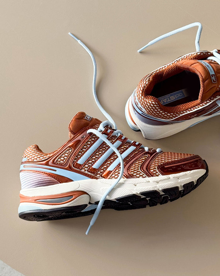 Adidas Adistar Control 5 W onfeet