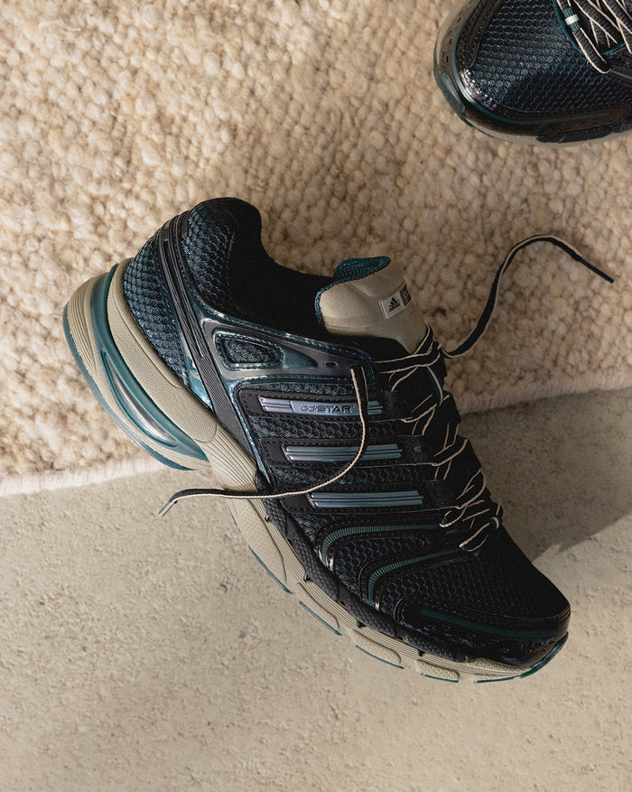 Adidas Adistar Control 5 onfeet