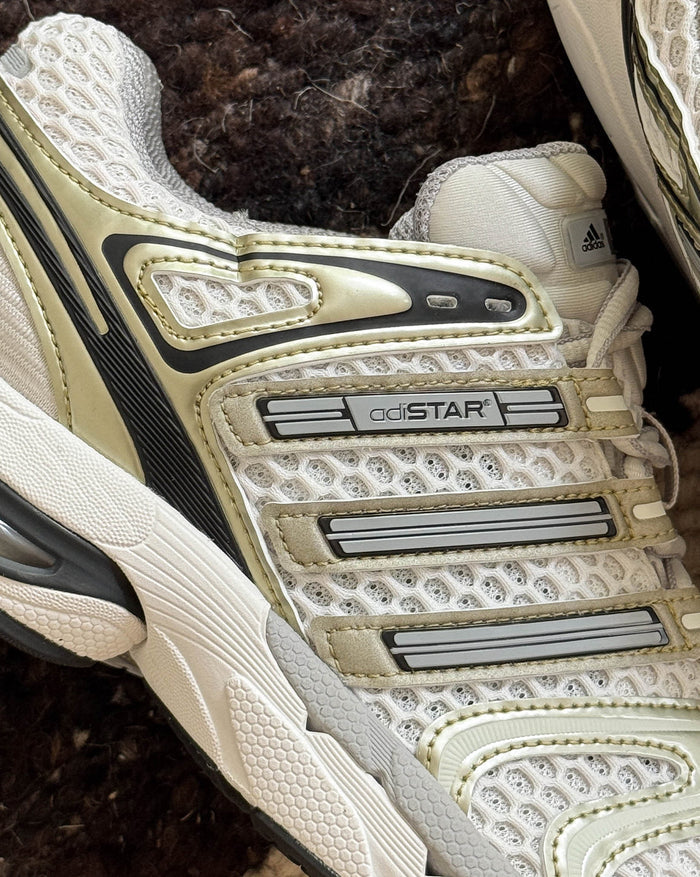 Adidas Adistar Control 5 onfeet