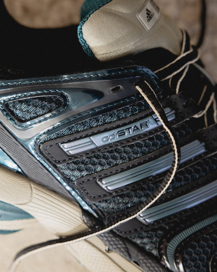 Adidas Adistar Control 5 onfeet