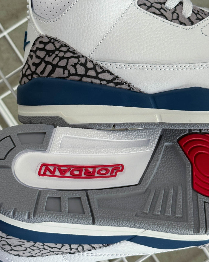 Nike	Air Jordan 3 Retro *True Blue* *PS* onfeet