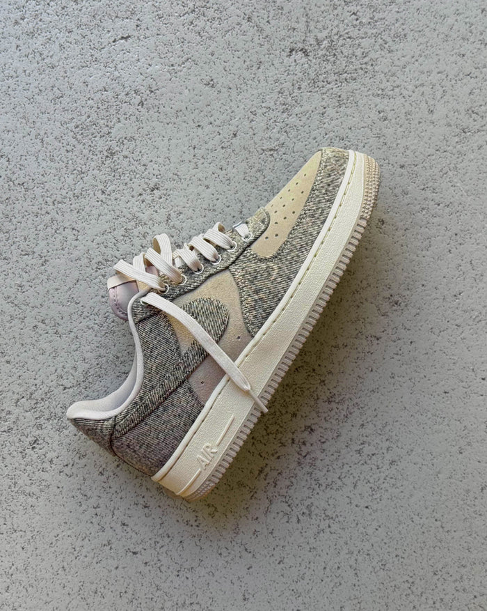 Nike	Air Force 1 '07 LV8 *Denim* onfeet