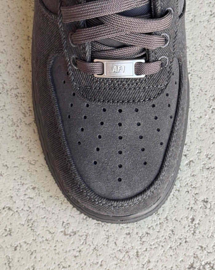 Nike	Air Force 1 '07 LV8 *Denim* onfeet