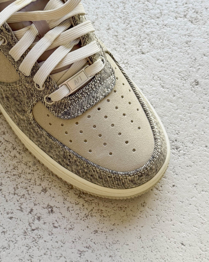 Nike	Air Force 1 '07 LV8 *Denim* onfeet