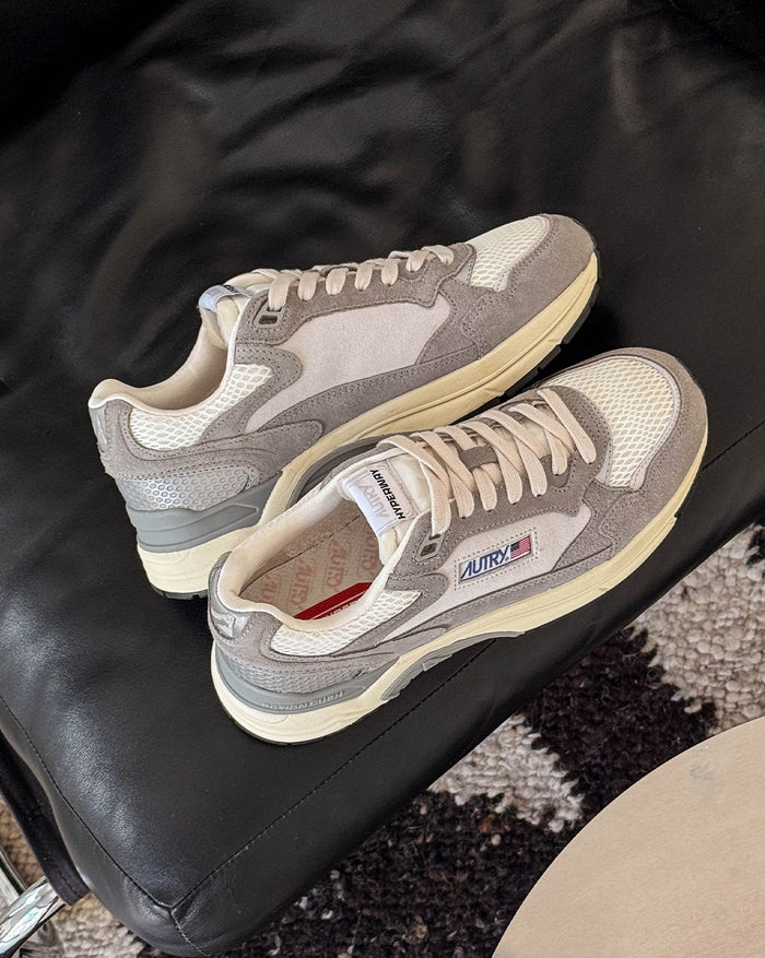 Autry Hyperway *Suede / Mesh* onfeet