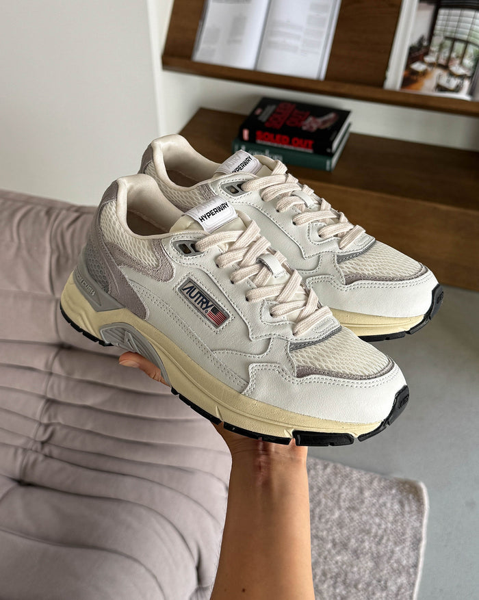Autry Hyperway W *Leather / Suede / Mesh* onfeet