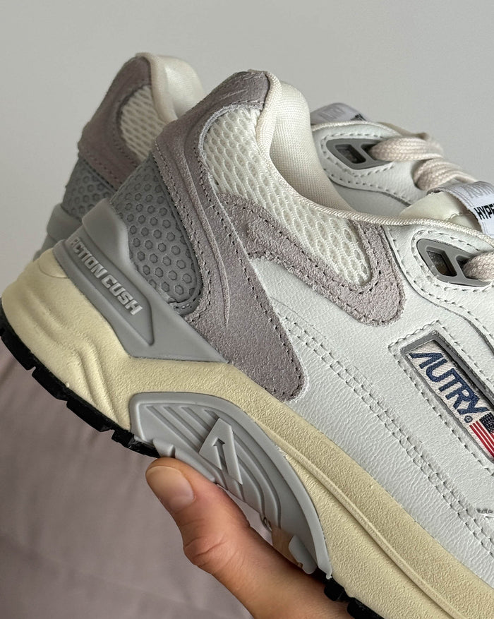 Autry Hyperway W *Leather / Suede / Mesh* onfeet