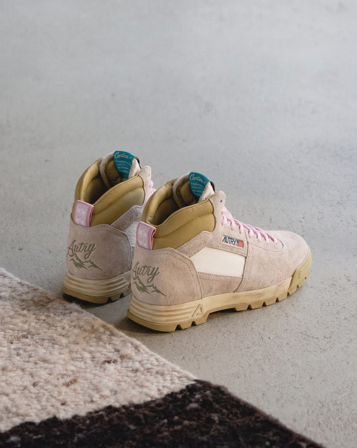 Autry Malga Mid W onfeet