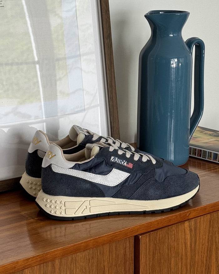 Autry Reelwind Low *Nylon / Cracked Leather* onfeet
