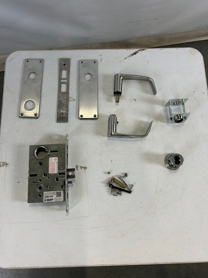 Corbin Russwin Ml2055 Nsm 626 Lever Lockset, Mechanical, Classroom