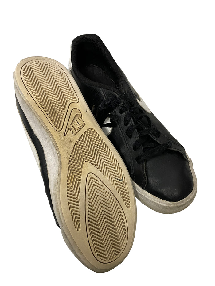 Nike Court Royale AC Black/White Women's Size 9