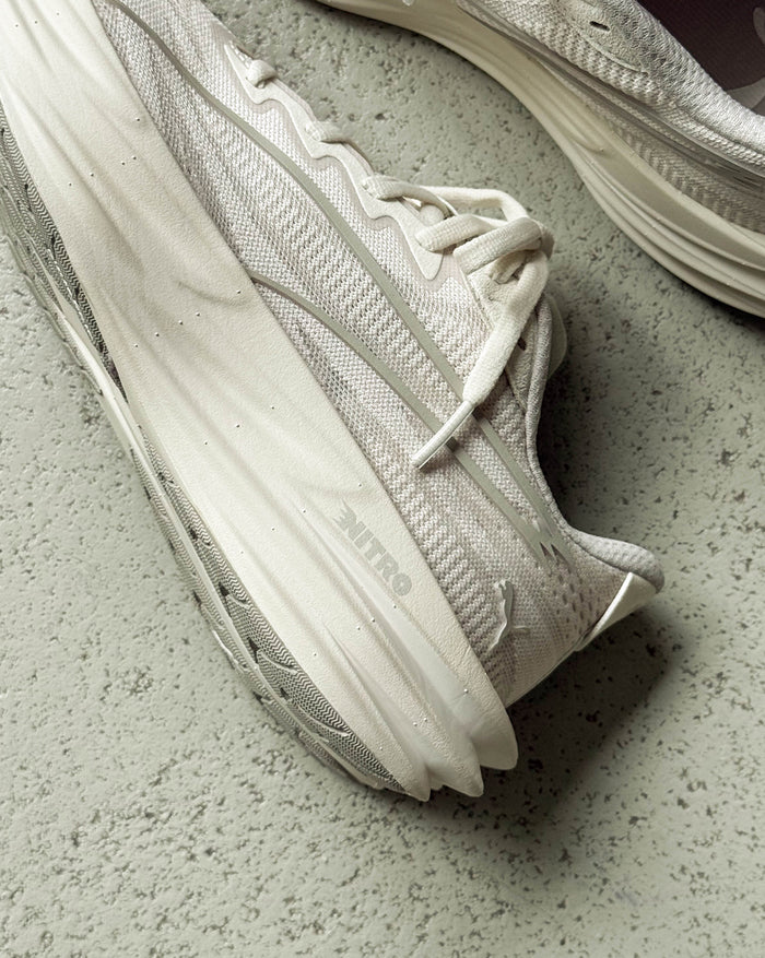 Puma Deviate Nitro W onfeet