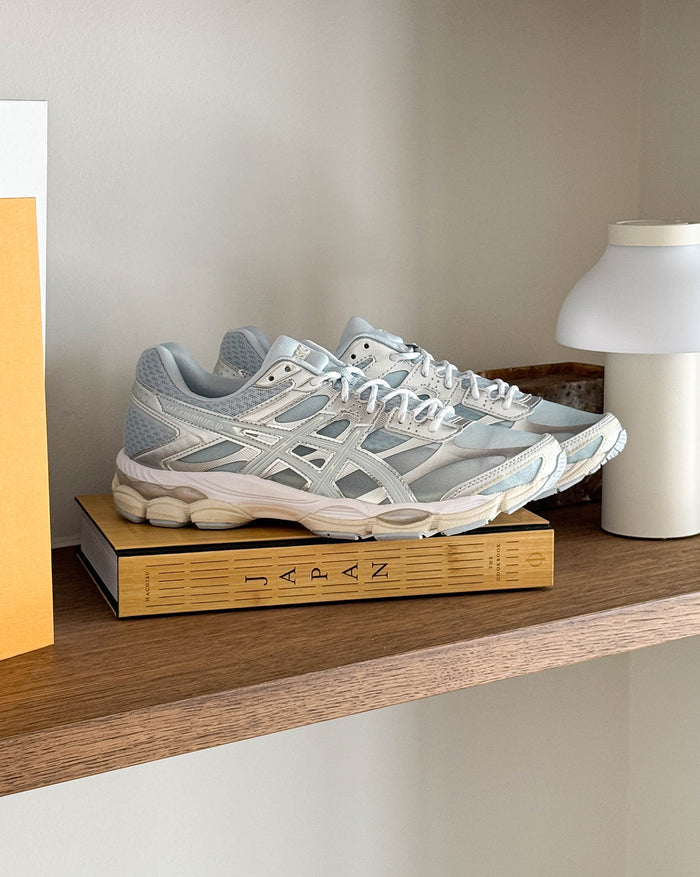 Asics GEL-Cumulus 16 *Translucent* onfeet