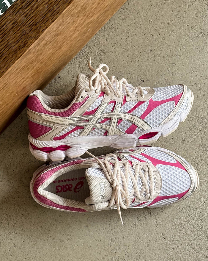 Asics GEL-Cumulus 16 onfeet