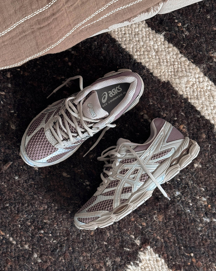 Asics GEL-Cumulus 16 onfeet