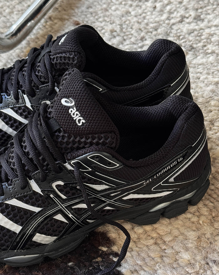 Asics GEL-Cumulus 16 onfeet