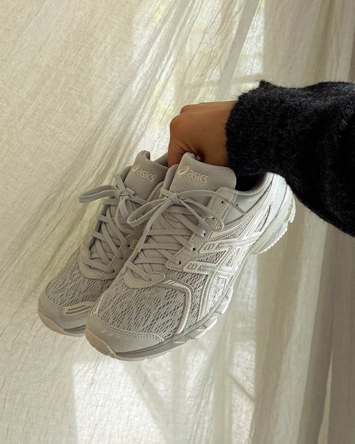 Asics GEL-DS Trainer 14 onfeet
