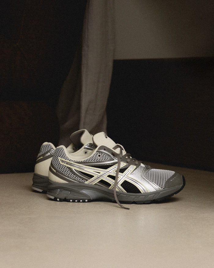 Asics GEL-DS Trainer 14 onfeet