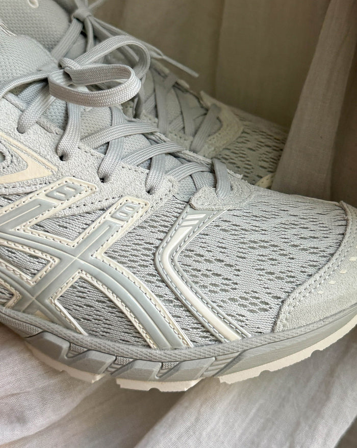 Asics GEL-DS Trainer 14 onfeet