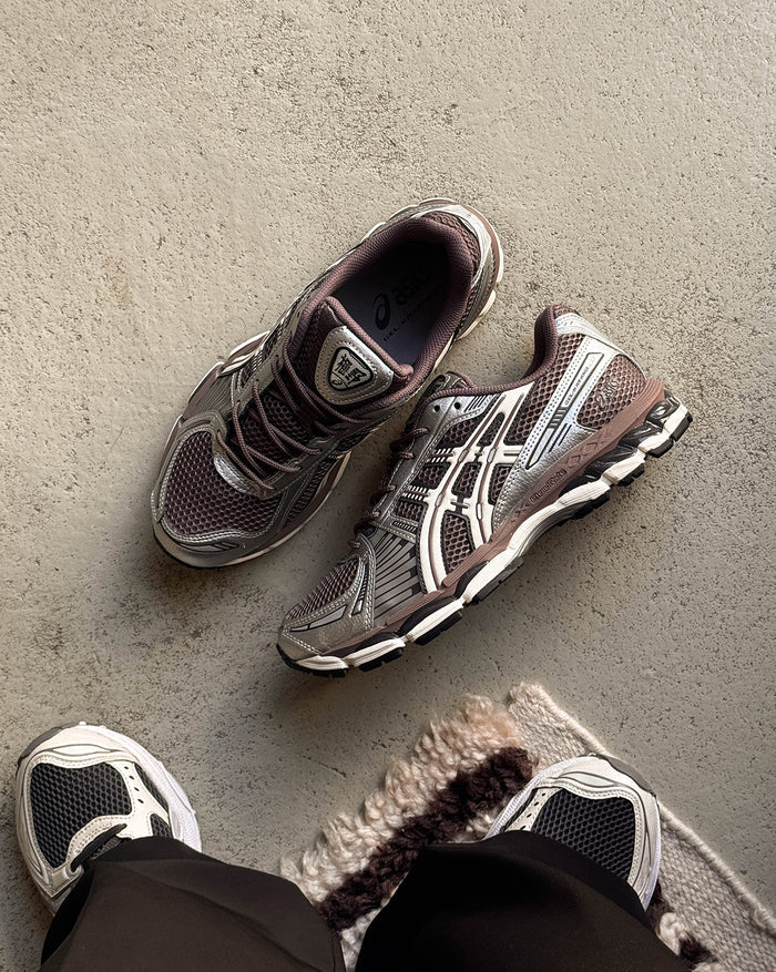 Asics GEL-Kayano 12.1 onfeet