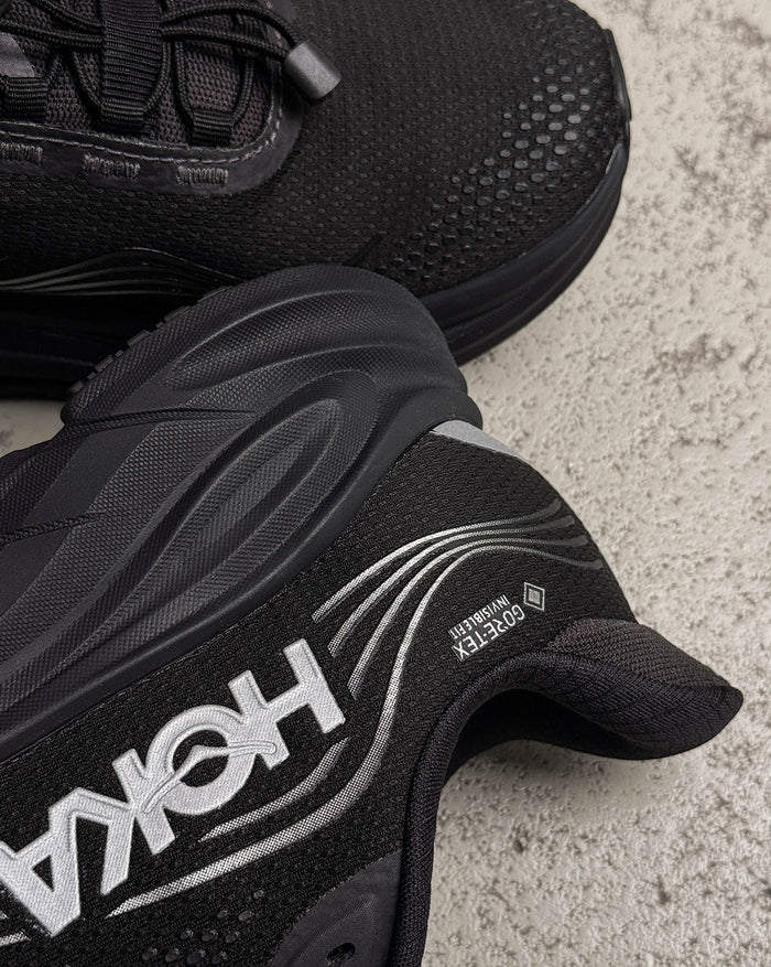 HOKA Clifton 11 GTX onfeet