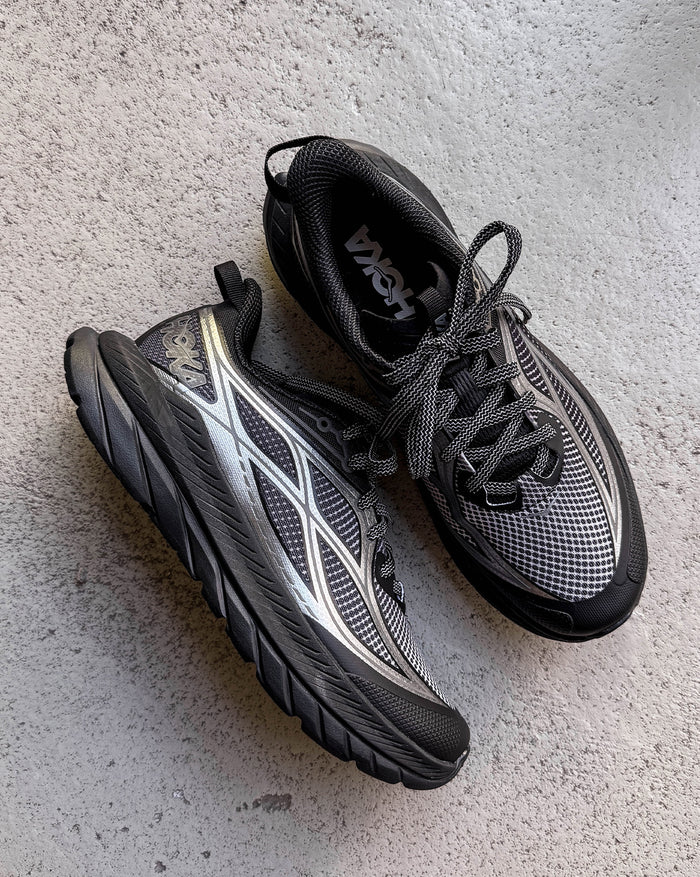 Hoka Remastered Aura onfeet
