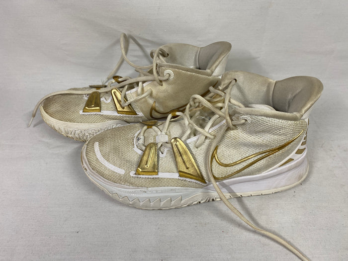 Nike Kyrie "7 Rings" Metallic Gold and White Basketball Shoes Men's Size 10