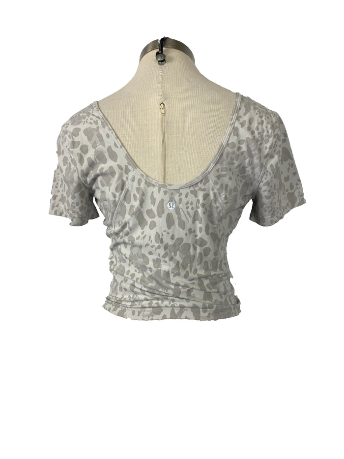 Lululemon Align T-Shirt Cheetah Camo Antique White Multi Print V Neck Women's Size M