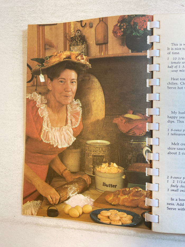 Minnie Pearl's Music City Cook Book 1970
