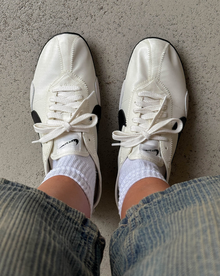 Nike Wmns Moon Shoe OG onfeet