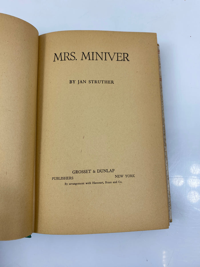 Mrs Miniver by Jan Struther Grosset & Dunlap 1940 HCDJ