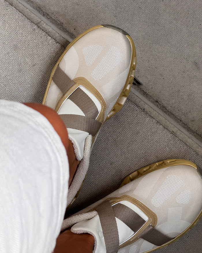 On x FKA twigs Cloudmonster 3 Mule W onfeet