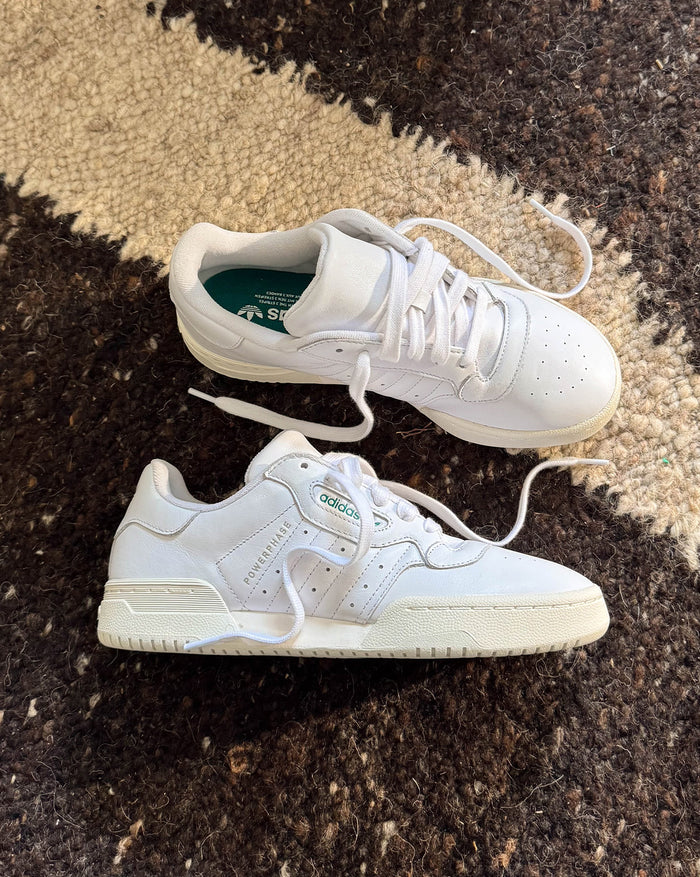 Adidas Powerphase onfeet