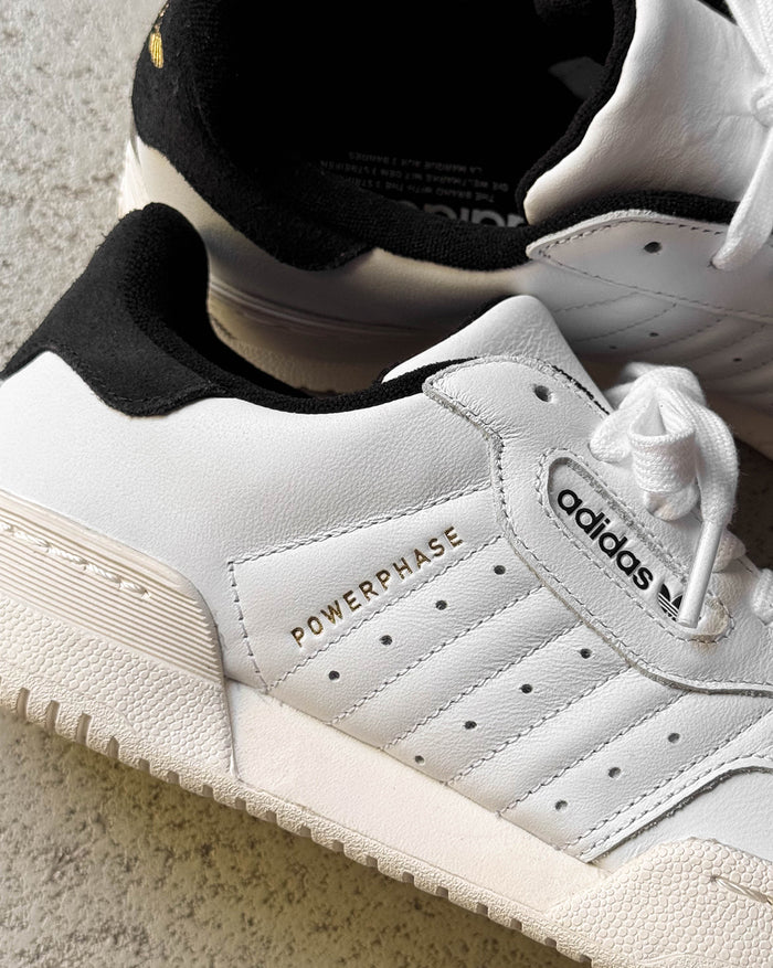 Adidas Powerphase onfeet