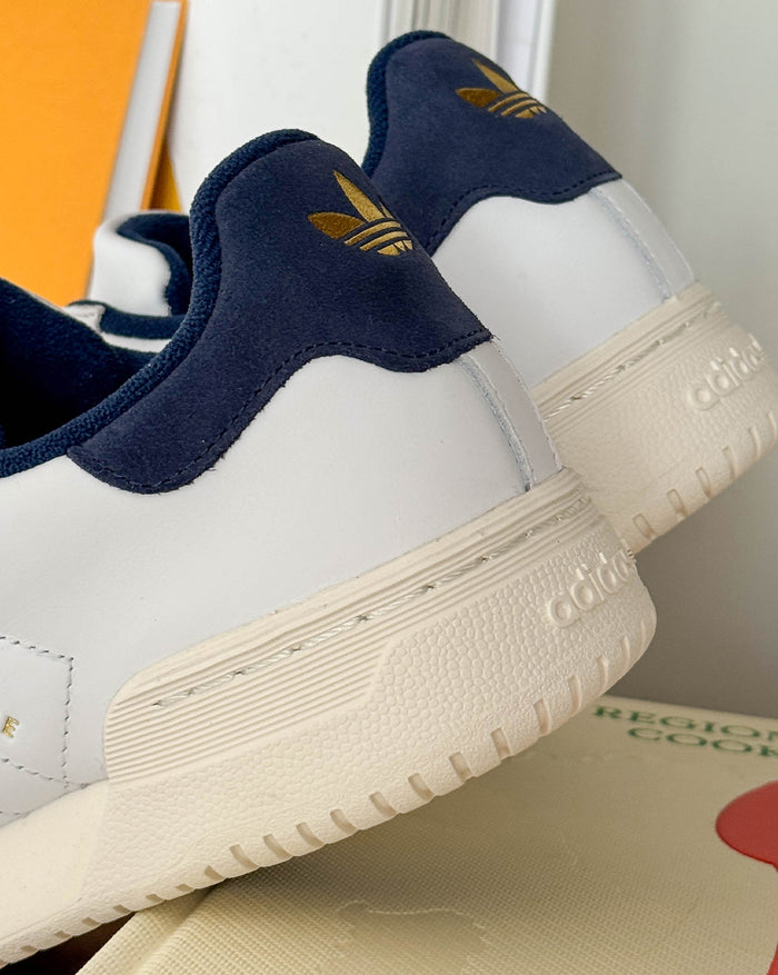 Adidas Powerphase onfeet