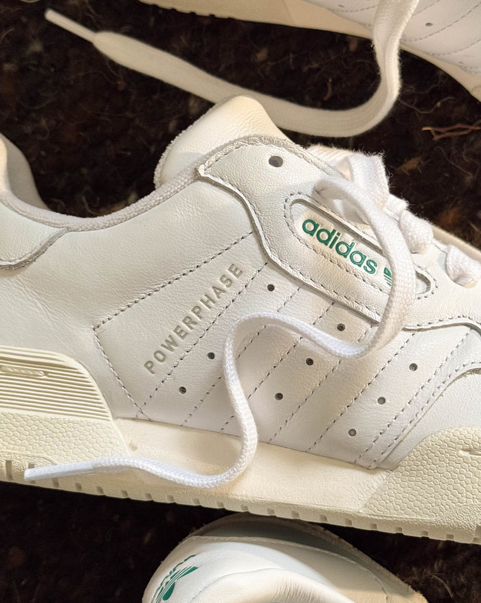 Adidas Powerphase onfeet