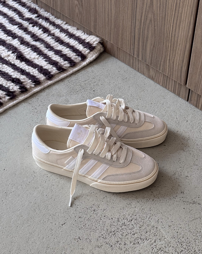 Adidas Samba ST onfeet