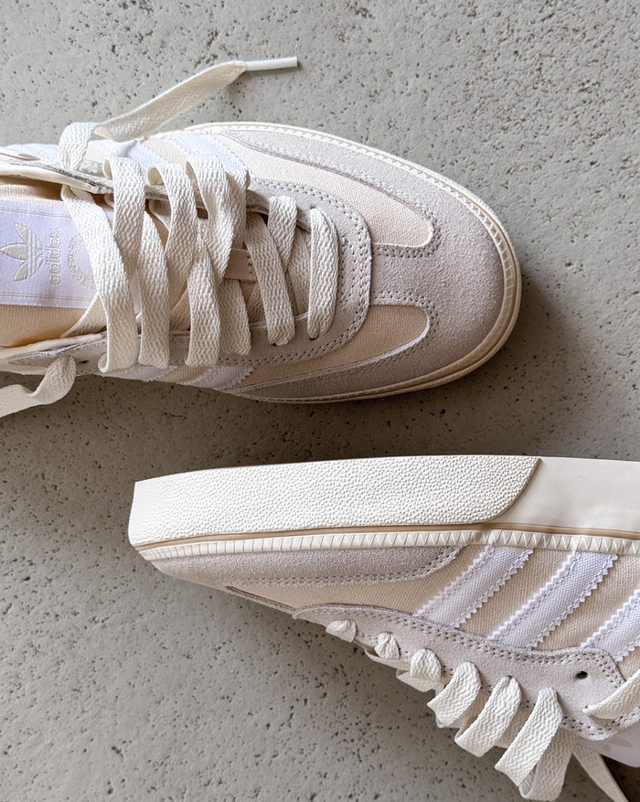 Adidas Samba ST onfeet