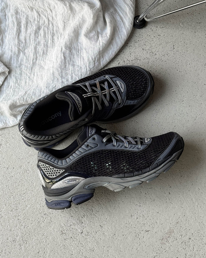 Saucony Pro Grid Paramount onfeet