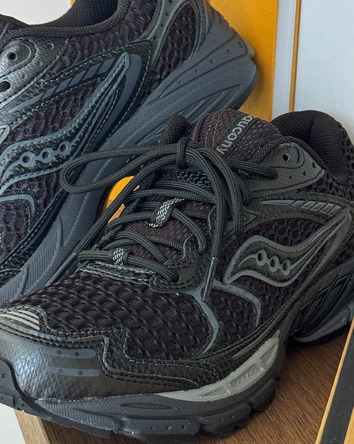 Saucony Pro Grid Ride 1 onfeet
